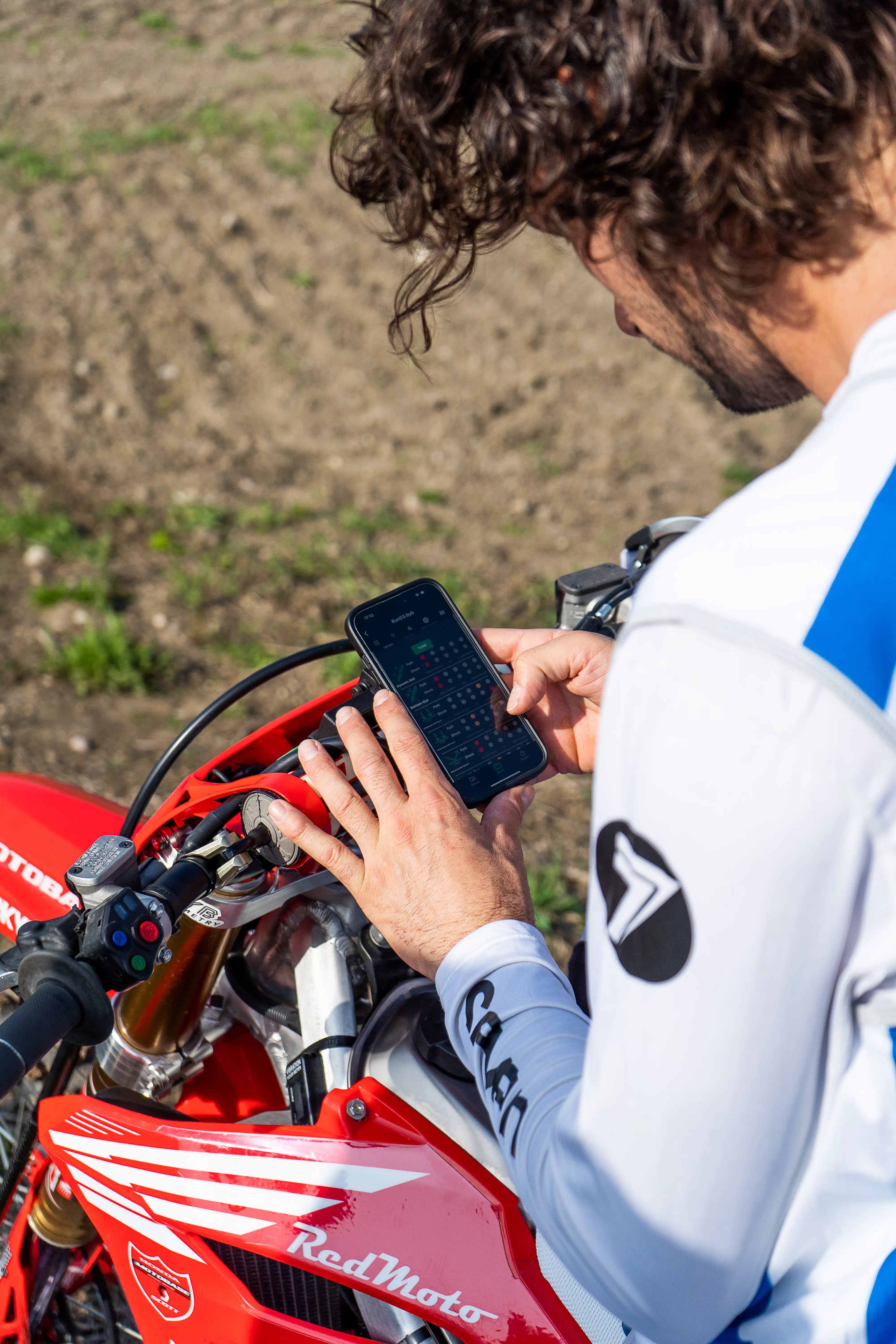 BYB Telemetry app used during a motocross session
